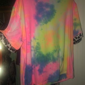 Tie dye shirt with leopard trim